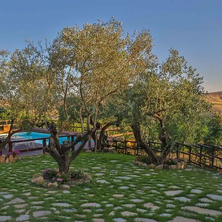 Al Country house *